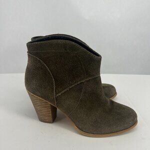Sole Society Alba Olive Green Suede Heeled Ankle Bootie Sz. 7.5 Calf Suede
